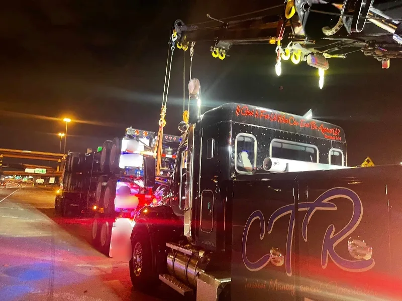 Oak Cliff tow truck