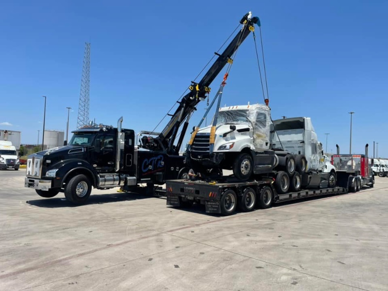 I-30 heavy equipment transport